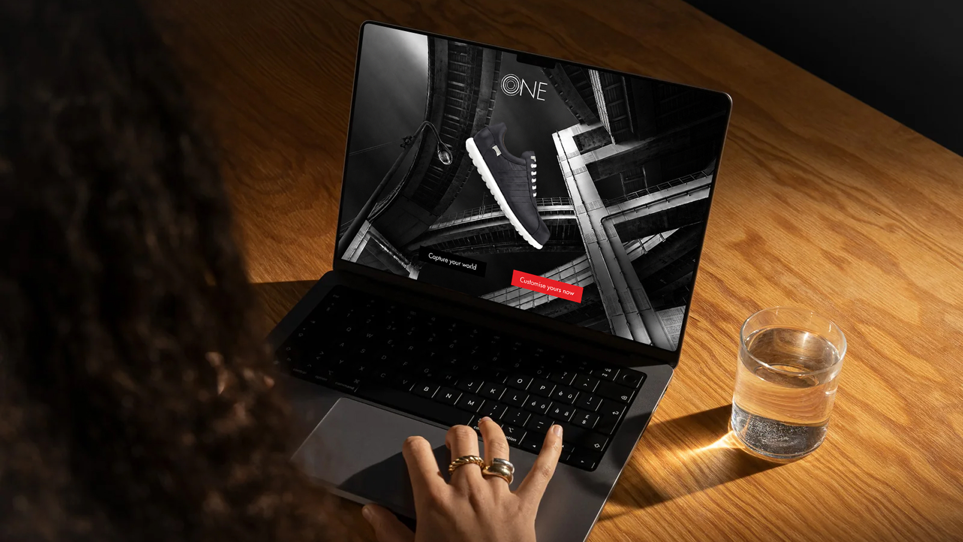 CAMPER Wear Your World laptop experience