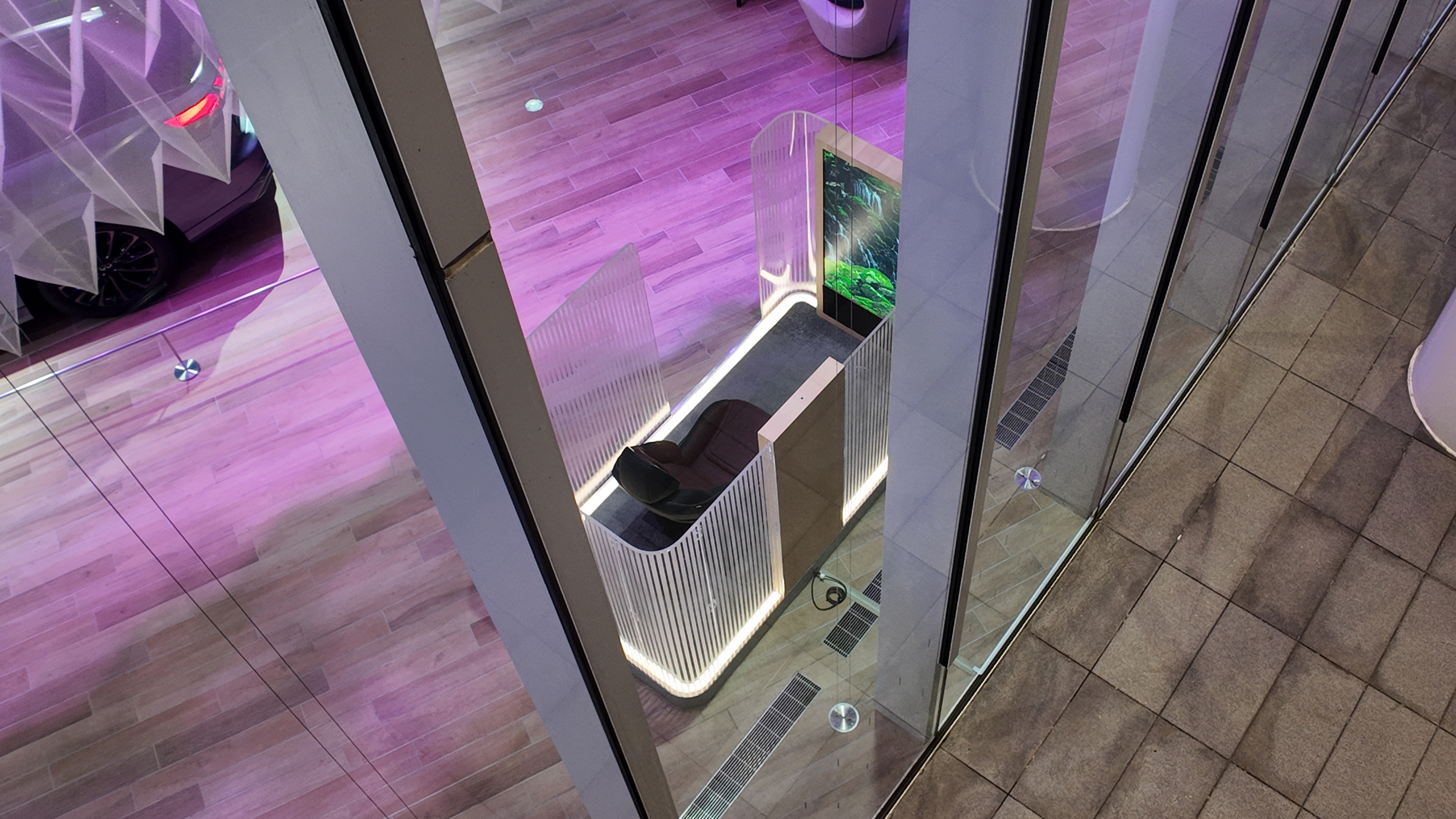The INFINITI MultiSensory Pod viewed from above